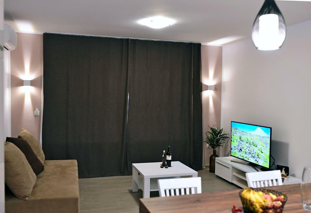 Apartment Luce Njivice Exterior photo